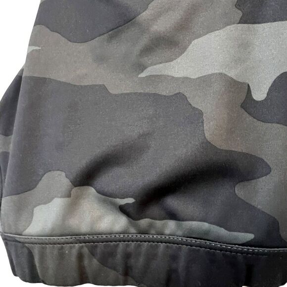 Athleta Sports Bra Black Dark Green Camo Womens Sz. Medium Racer Back Workout - Picture 4 of 9